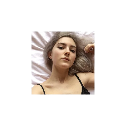 человеческое лицо дама скриншот