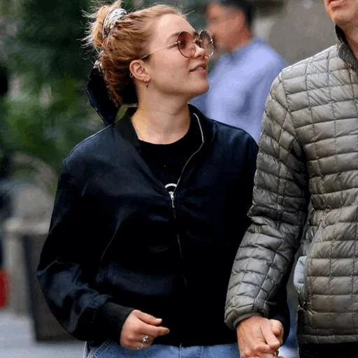 Стикер Florence Pugh¹ • @ArtXFemale - 6