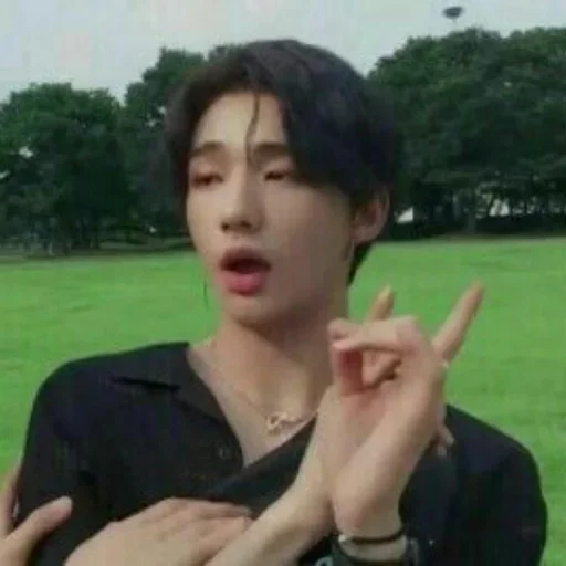 Человек трава человеческое лицо