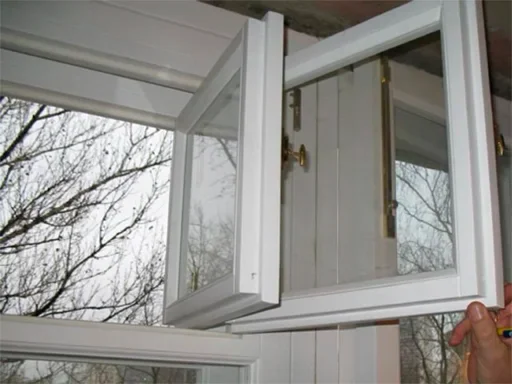 building window fixture