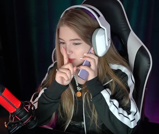 human face clothing microphone