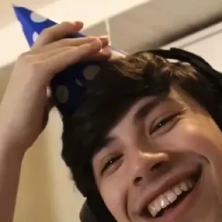 Стикер ▚ 𝆬🍄 ɢᴇᴏʀɢᴇɴᴏᴛғᴏᴜɴᴅ ɪʀʟ ۪ @chrysofire 〞 - 3