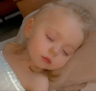 Стикер 𝓑𝔂 : @GOGOOL_GIF 🧁🤍 - 7