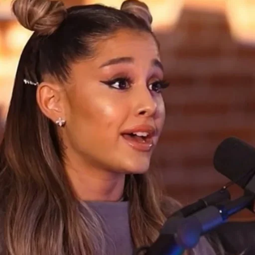 Sticker GrawndeAriana - 1