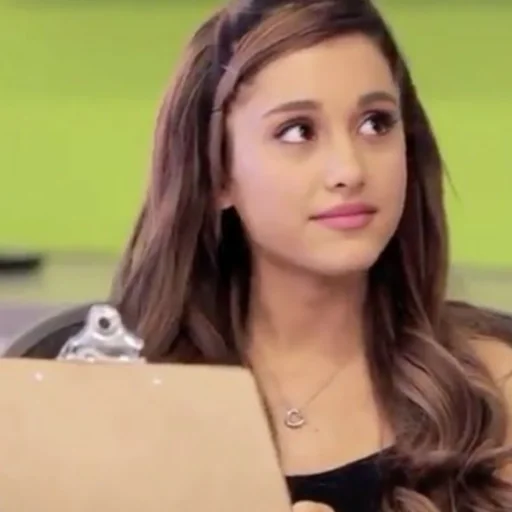 Стикер GrawndeAriana - 1