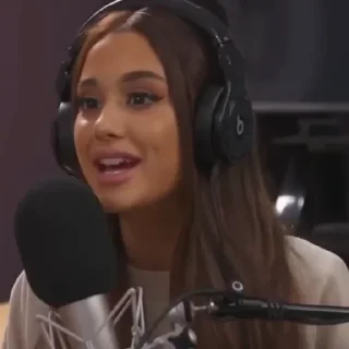 Стикер - Ariana Grande | @Its_ArTina 🧷 - 3