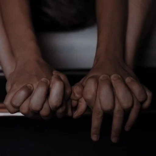 Человек гвоздь палец