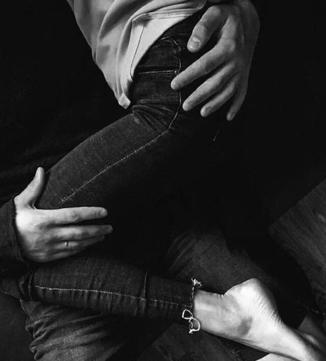 Человек черно-белый одежда