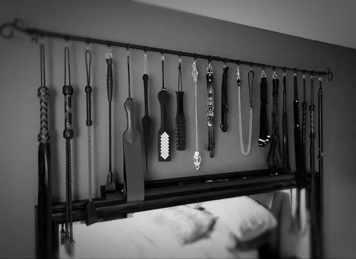 комнатный черно-белый стена