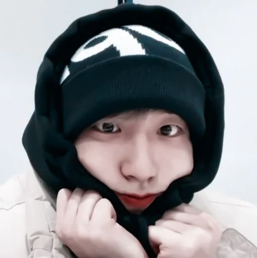 human face person beanie