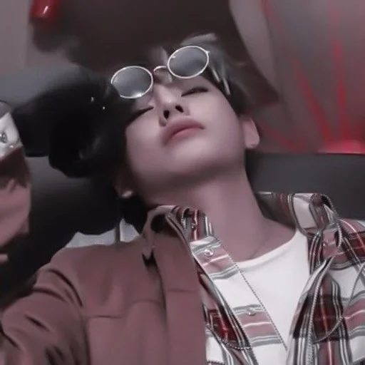 ᴛᴀᴇʜʏᴜɴɢ :: @sugarsolo :: @fStikBot - человеческое лицо