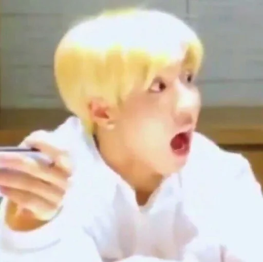 Человек шиньон одежда