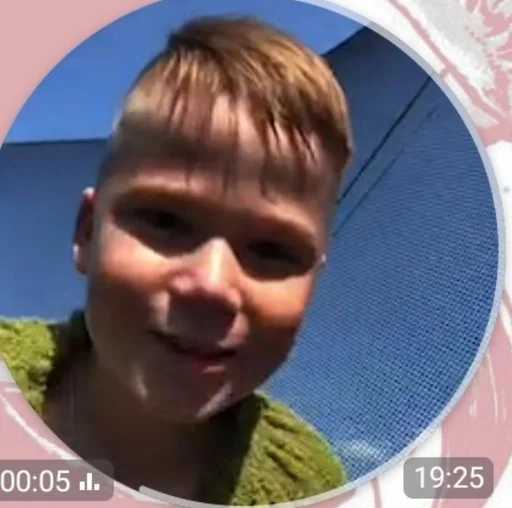 human face screenshot person