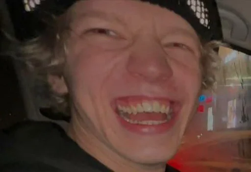 Стикер ХАЗЯЕВА НА ДВИЖЕНИЯХ🩸 :: @fStikBot - 7