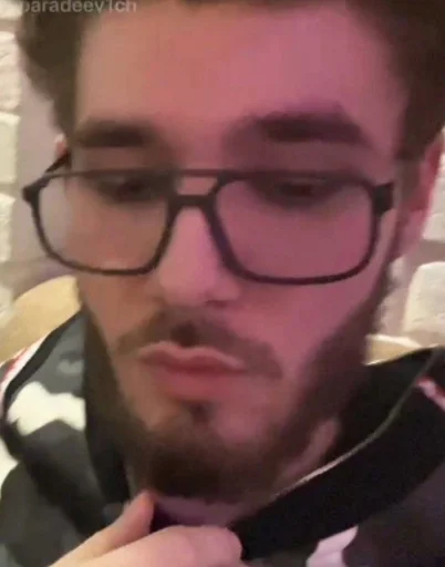 Стикер ХАЗЯЕВА НА ДВИЖЕНИЯХ🩸 :: @fStikBot - 5