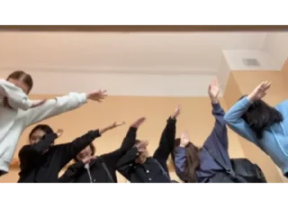 Стикер Гэшки - 3