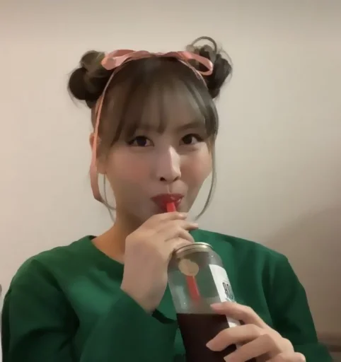 🏸  // momo ✧ @ic4ndy !! - 