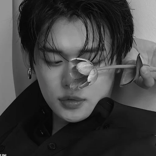 Человек человеческое лицо черно-белый