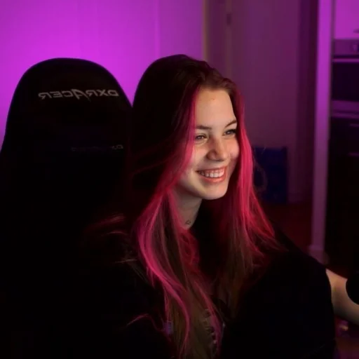 Стикер Хазяева - 8