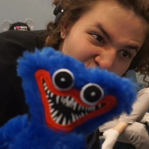 Стикер Хазяева - 2