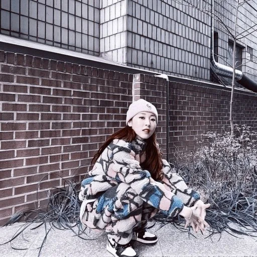 одежда здание человеческое лицо