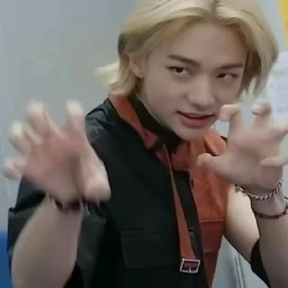 Стикер Hyunjin - 7