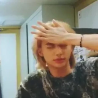 Стикер Hyunjin - 2