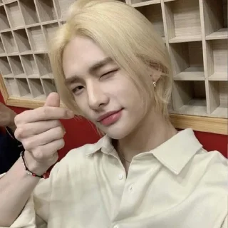 Стикер Hyunjin - 5