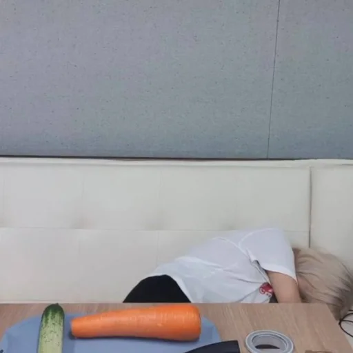 Sticker IDLE_baby - 1