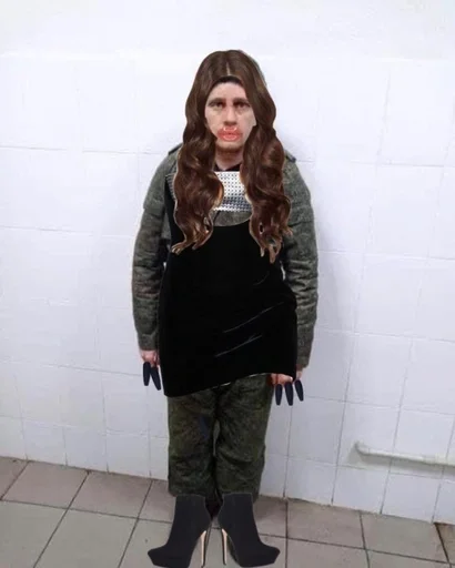 Человек обувь стена