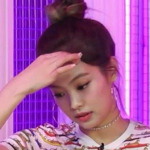 person hairstyle indoor