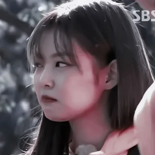 девочка человеческое лицо чёлка