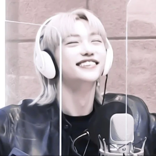 наушники человеческое лицо улыбаться