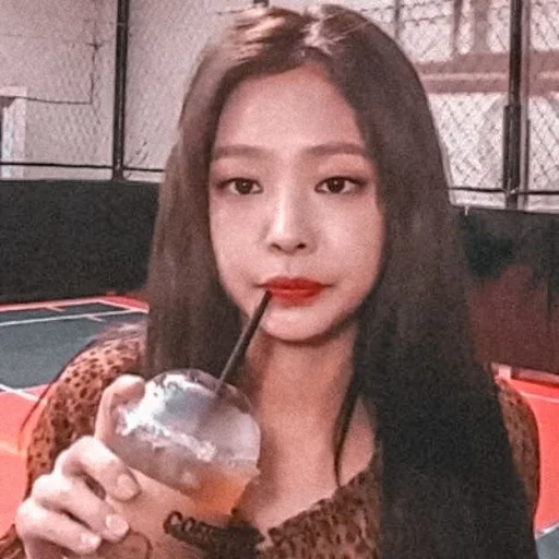 Человек человеческое лицо безалкогольный напиток