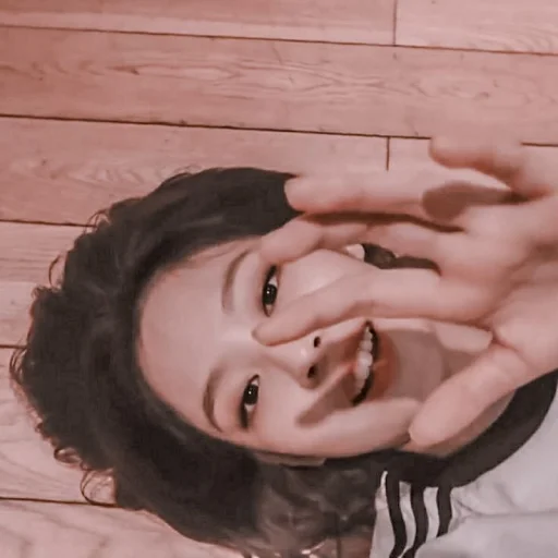 Человек человеческое лицо модный аксессуар