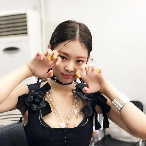 Sticker Jennie55_BlackPink_Stickerr4 - 1