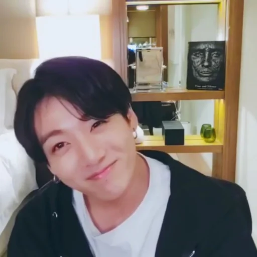 Jᴇᴏɴ Jᴋ⇢| @PieceOfSpace | - Человек