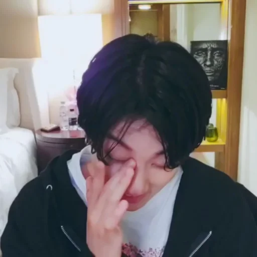 Человек комнатный стена