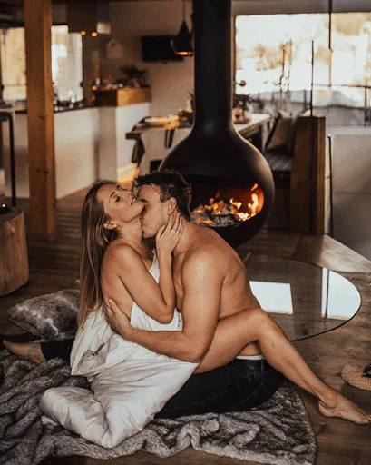 Человек комнатный камин