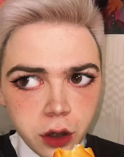 person eyelash eyebrow