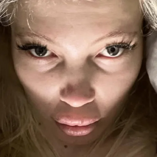 Стикер Юля МемеSS - 0