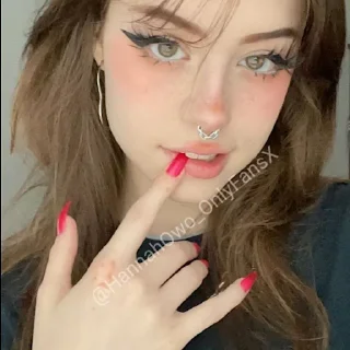 Стикер Hannah owo @cornfarmerbackup - 2