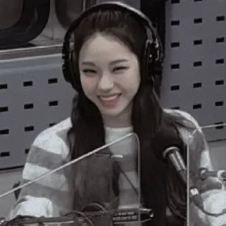 Sticker 𝐊𝐚𝐫𝐢𝐧𝐚 ÆSPA~ ྀ┼ @FVCK00PRIDE - 2