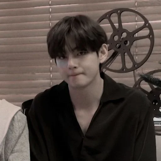 Sticker ┼ TAEHYUNG V. 2 - @FVCK00PRIDE - 1