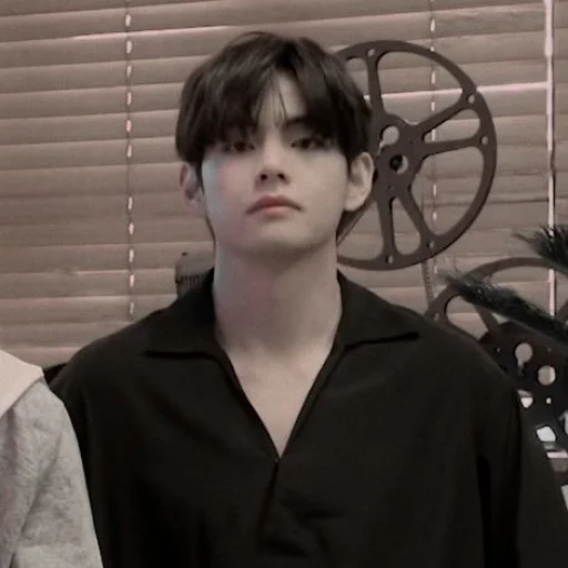 Sticker ┼ TAEHYUNG V. 2 - @FVCK00PRIDE - 0