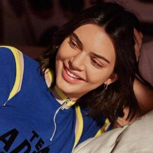 Sticker - Kendall Jenner | @Its_ArTina 🌧 - 9