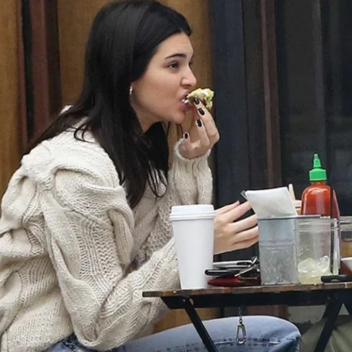 Sticker - Kendall Jenner | @Its_ArTina 🌧 - 7