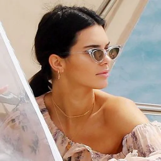 - Kendall Jenner | @BloodyCherry 🍉 - 