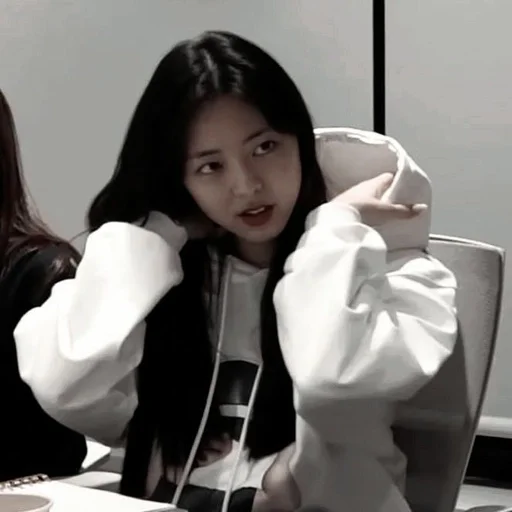 Стикер yuna by :: @midzyme :: @fStikBot - 1