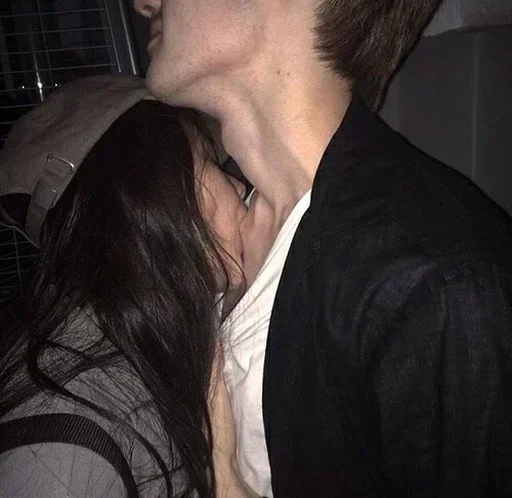 Стикер Kisses_Cuddles_2 - 1